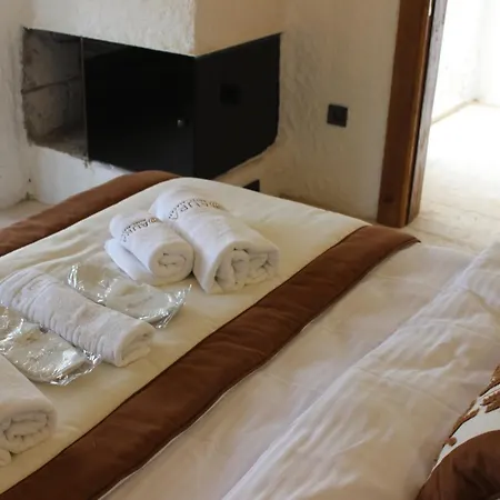 Aura Village Hotel *