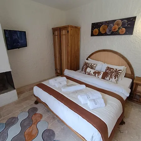 Hotel Aura Village