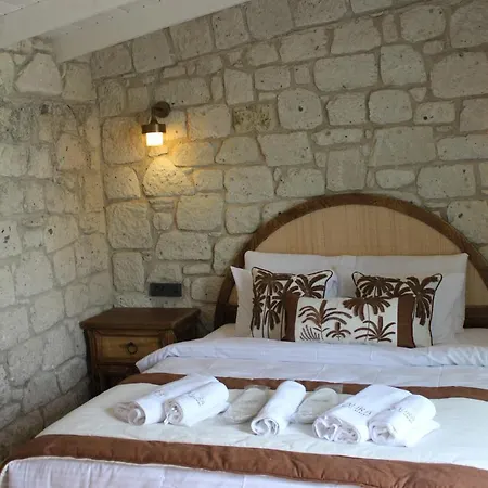 Aura Village Hotel *